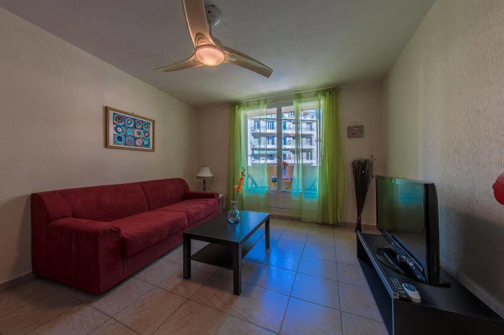 Blue Lagon Five Stars Holiday House 니스 외부 사진
