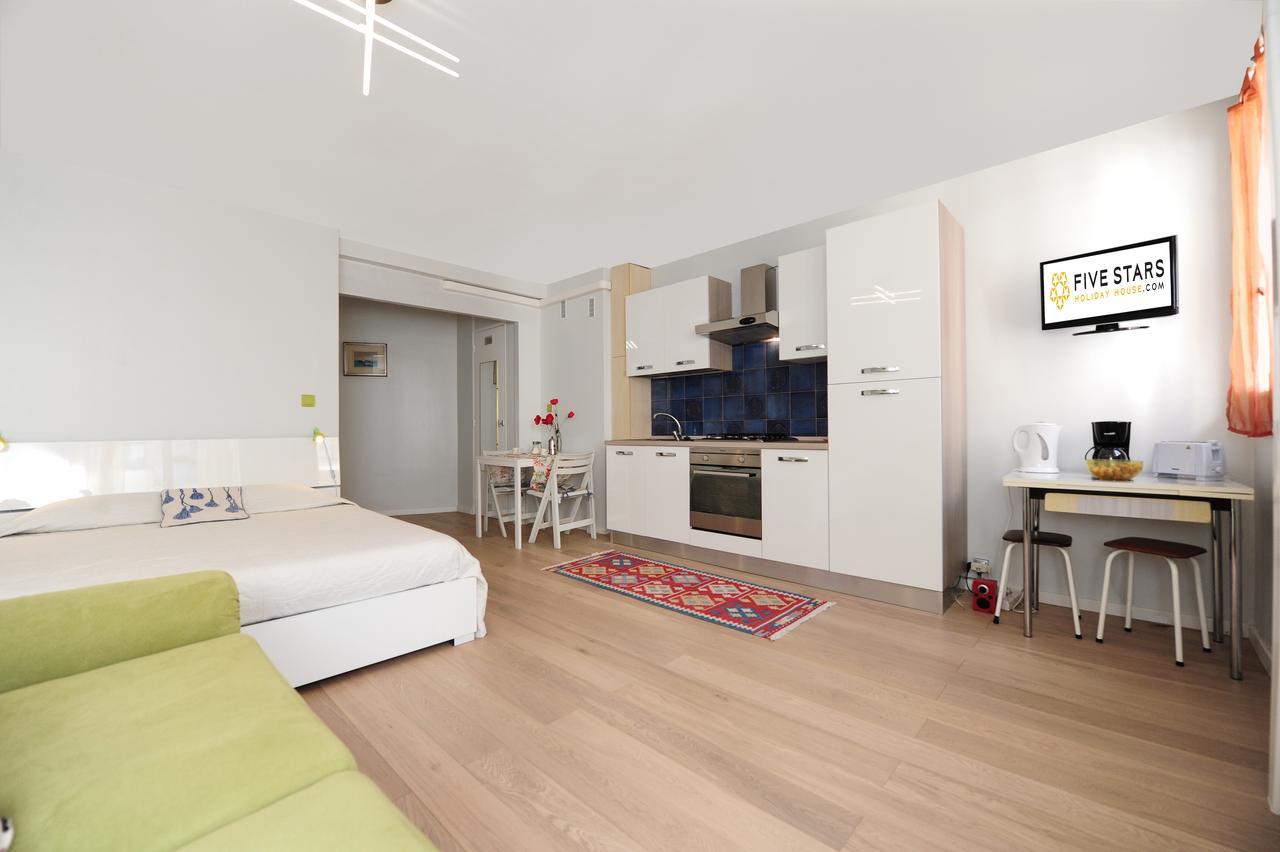 Blue Lagon Five Stars Holiday House 니스 외부 사진